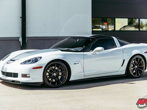 Used 2013 Chevrolet Corvette Z06 w/ 3LZ Preferred Equipment Group RWD image 42