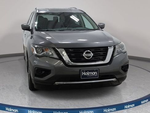 Used 2019 Nissan Pathfinder S AWD/4WD image 3