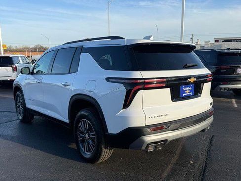 New 2026 Chevrolet Traverse LT w/ Driver Confidence Package FWD image 9