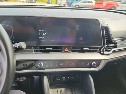 Certified 2023 Kia Sportage EX image 16