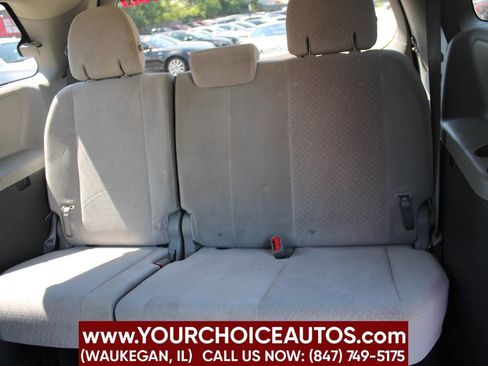 Used 2017 Toyota Sienna LE image 19