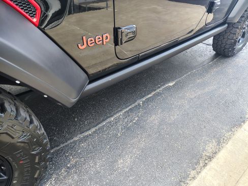 Used 2021 Jeep Wrangler Unlimited Sport AWD/4WD image 6