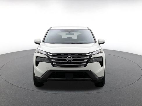 Used 2025 Nissan Rogue SV AWD/4WD image 2