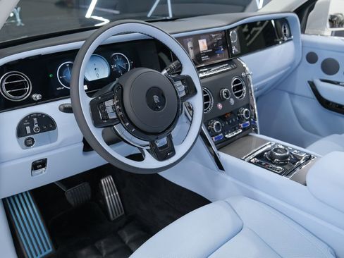 Used 2026 Rolls-Royce Cullinan image 61
