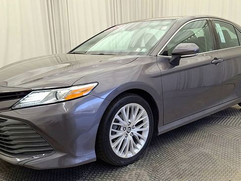 Certified 2020 Toyota Camry XLE FWD image 7