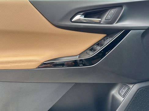 New 2025 Chevrolet Equinox ACTIV w/ Safety and Technology Package image 11