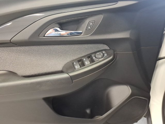 Used 2023 Chevrolet TrailBlazer LT FWD image 12