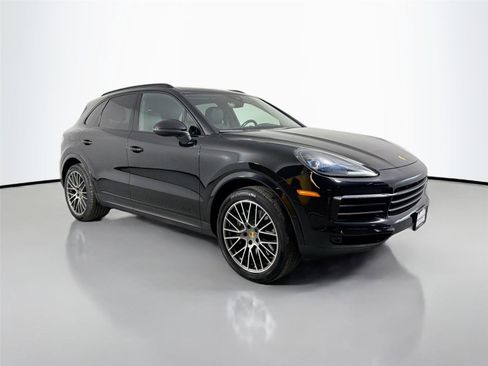 Certified 2023 Porsche Cayenne Platinum Edition AWD/4WD image 36