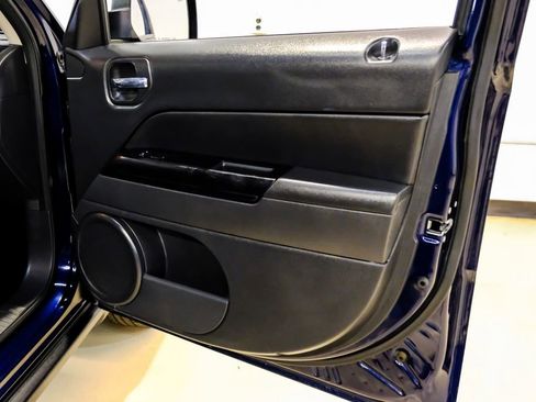 Used 2016 Jeep Patriot High Altitude image 39