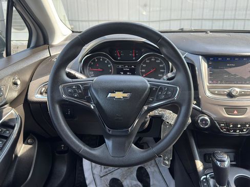Used 2019 Chevrolet Cruze LT FWD image 15