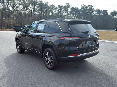 New 2025 Jeep Grand Cherokee Limited w/ Luxury Tech Group II image 5
