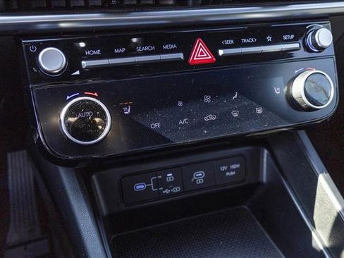 Certified 2025 Hyundai Santa Cruz SEL image 19