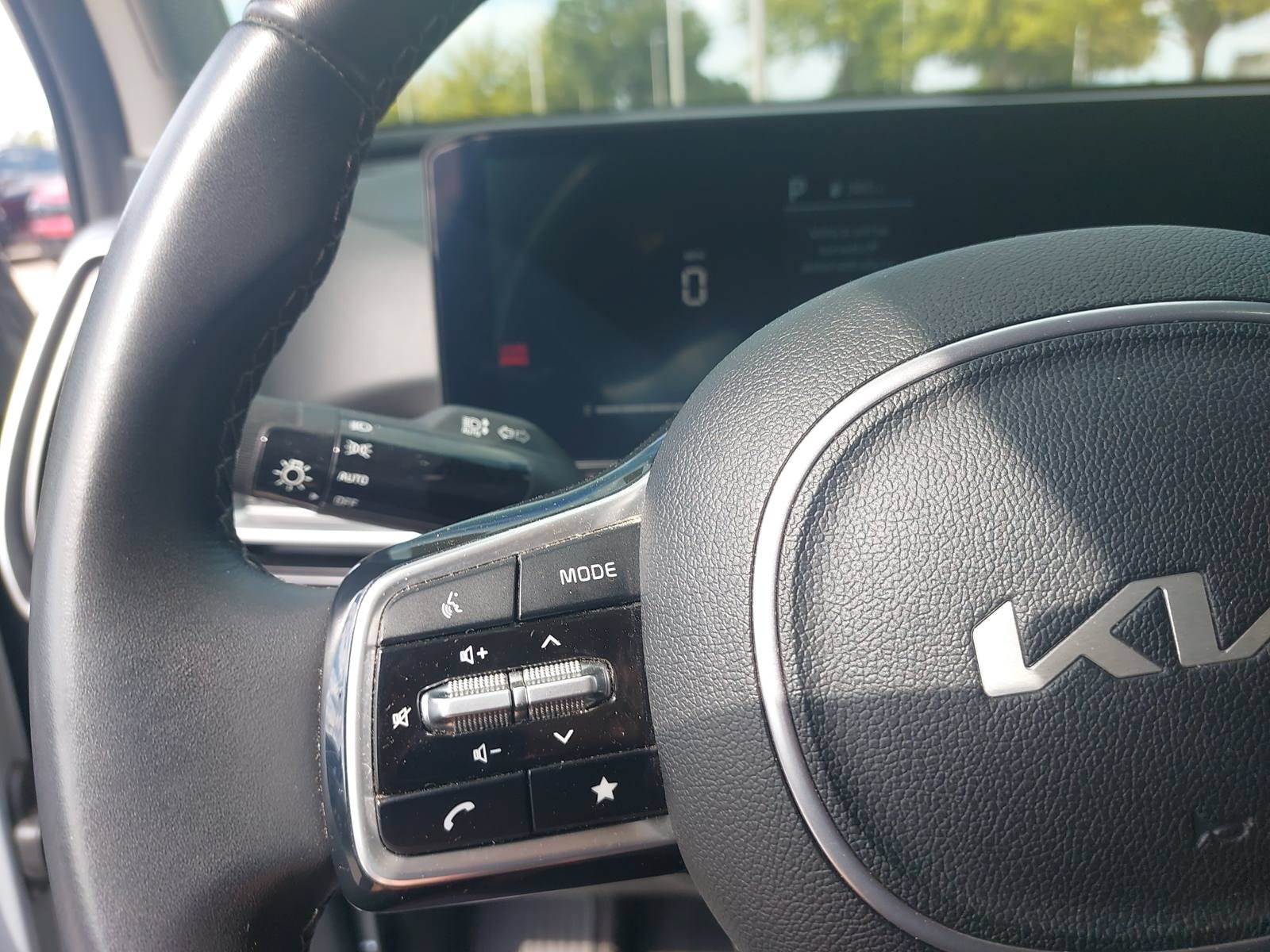 Used 2024 Kia Sorento S w/ Panoramic Sunroof Package FWD image 17