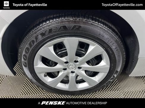 Used 2022 Toyota Corolla LE image 10