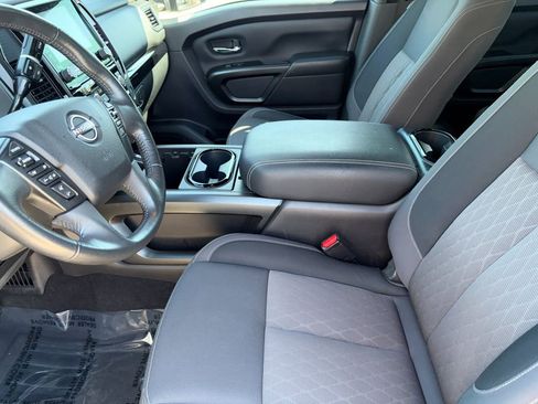 Used 2024 Nissan Titan SV w/ SV Convenience Package AWD/4WD image 9
