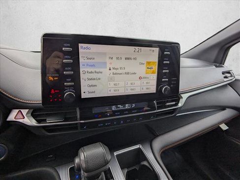 Used 2021 Toyota Sienna XSE image 22