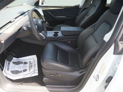Used 2023 Tesla Model Y AWD image 9