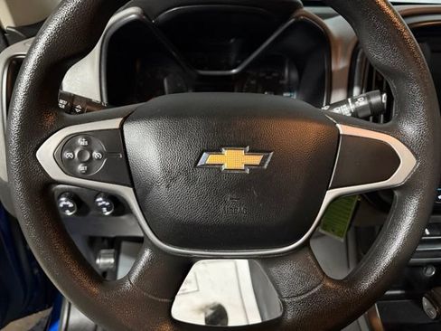 Used 2018 Chevrolet Colorado W/T w/ WT Convenience Package AWD/4WD image 9