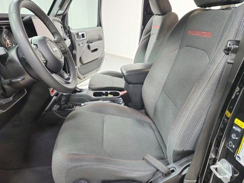 Used 2025 Jeep Wrangler Unlimited Rubicon image 19