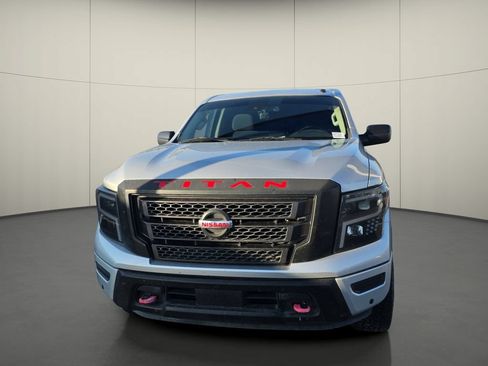 Used 2021 Nissan Titan SV w/ SV Convenience Package AWD/4WD image 2