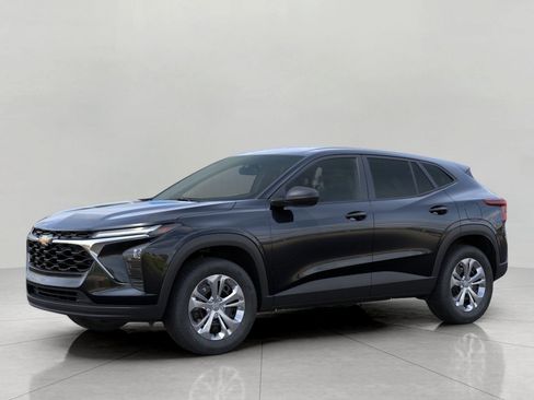 New 2026 Chevrolet Trax LS image 2