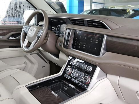 Used 2023 GMC Yukon Denali image 30