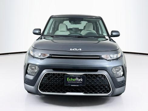 Used 2022 Kia Soul LX w/ Technology Package FWD image 2