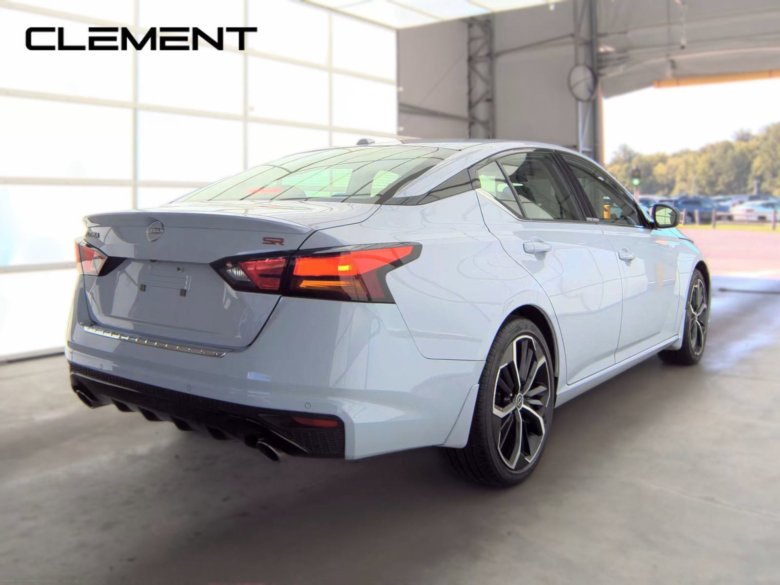 Used 2023 Nissan Altima 2.5 SR FWD image 6