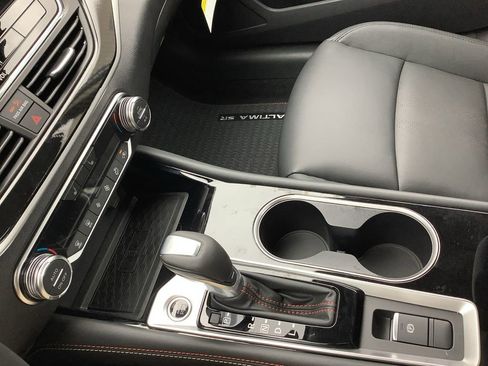 New 2025 Nissan Altima 2.5 SR w/ SR Premium Package image 28