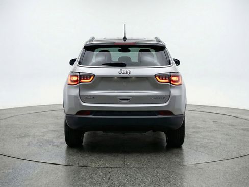 Used 2025 Jeep Compass Limited image 7