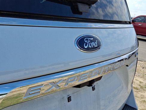 Used 2020 Ford Expedition Max Limited AWD/4WD image 4