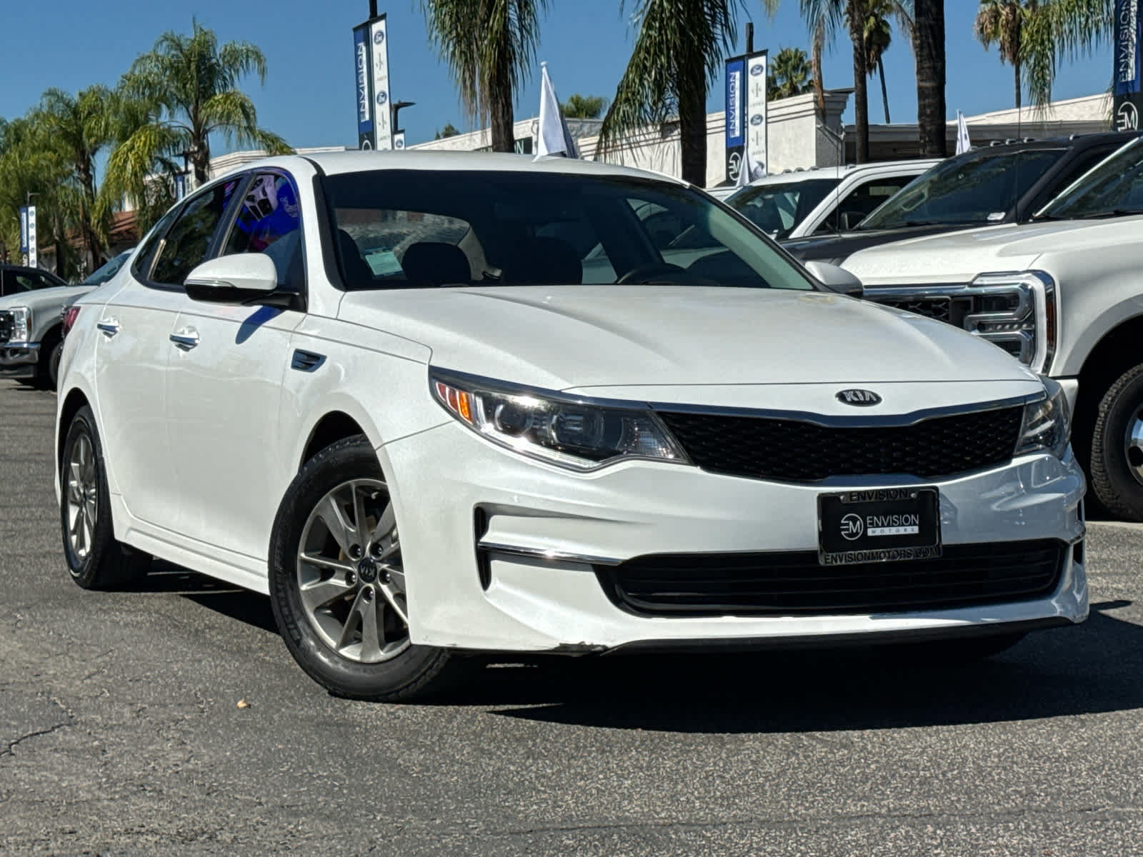 Used 2016 Kia Optima LX w/ Technology Package FWD image 2