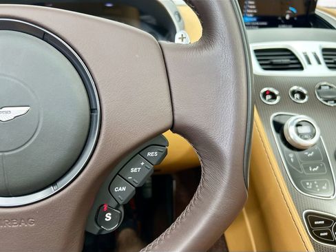 Used 2017 Aston Martin Vanquish Volante image 12