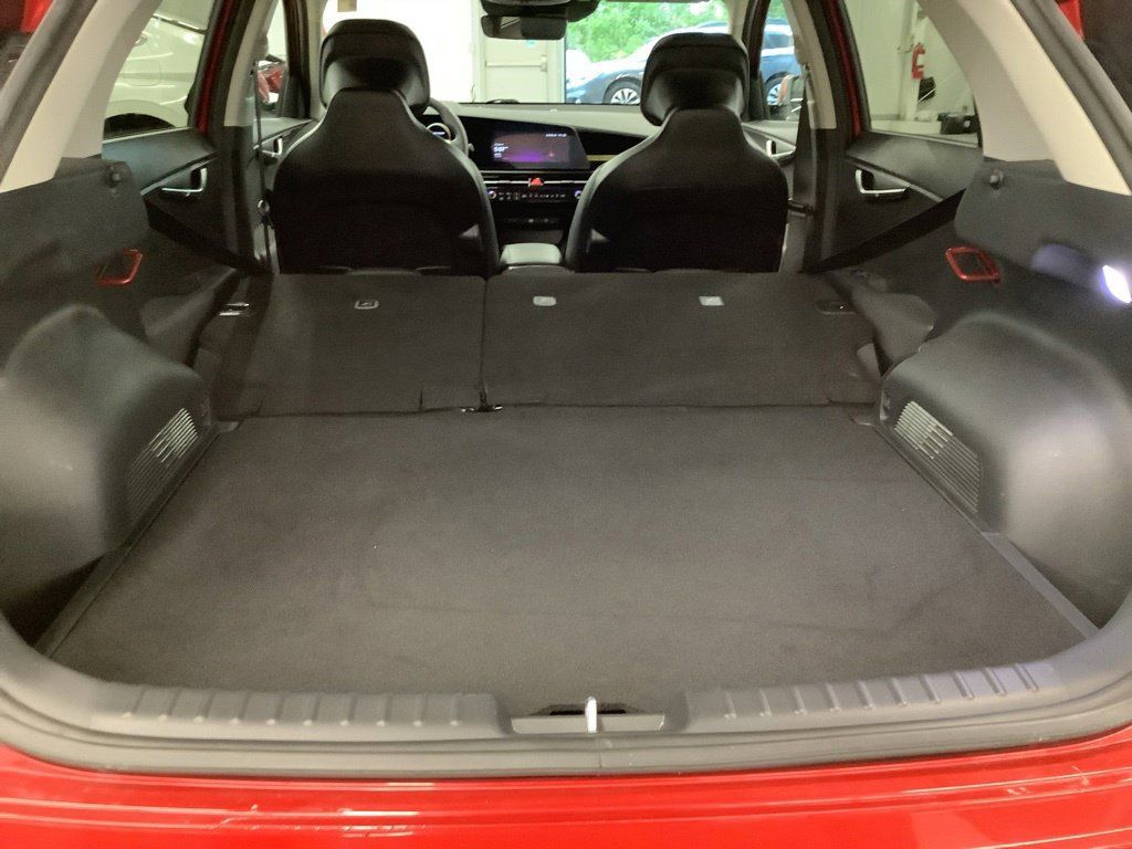 Certified 2025 Kia Niro Wave w/ Wave Preserve Package FWD image 16