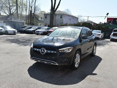 Used 2022 Mercedes-Benz GLA 250 w/ Premium Package Lite image 2