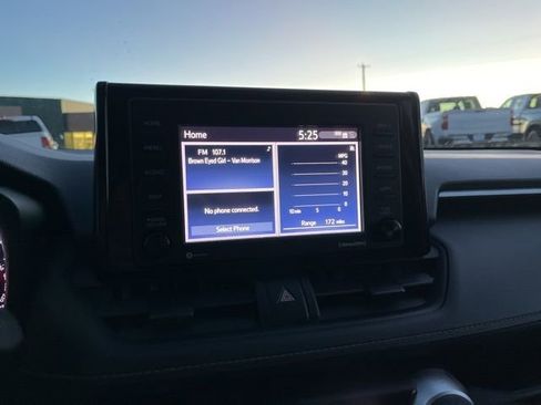 Used 2021 Toyota RAV4 LE AWD/4WD image 40