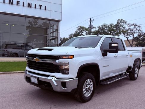 Used 2024 Chevrolet Silverado 2500 LT AWD/4WD image 1