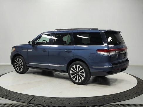 Used 2022 Lincoln Navigator Reserve AWD/4WD image 5