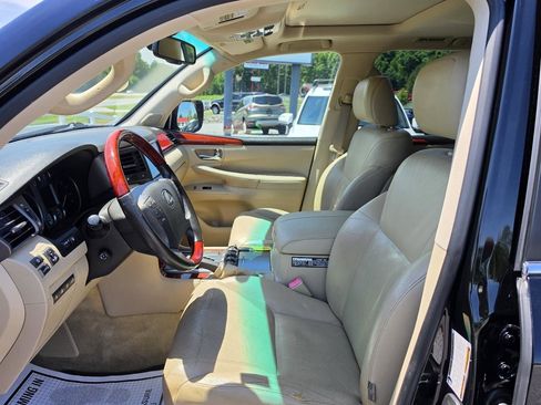 Used 2009 Lexus LX 570 4WD image 3
