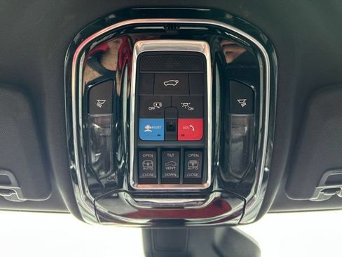 Used 2022 Jeep Grand Cherokee L Overland w/ Luxury Tech Group IV AWD/4WD image 58
