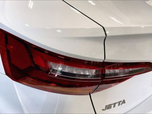 Used 2019 Volkswagen Jetta SE FWD image 30