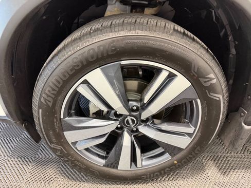 Used 2023 Nissan Rogue Platinum AWD/4WD image 34