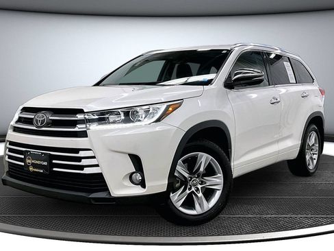Used 2017 Toyota Highlander Limited AWD/4WD image 3