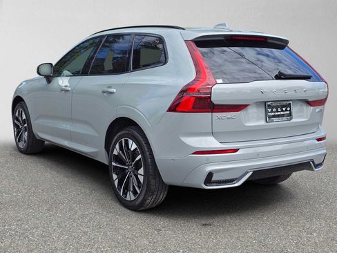 Used 2026 Volvo XC60 B5 Plus w/ Climate Package AWD/4WD image 5
