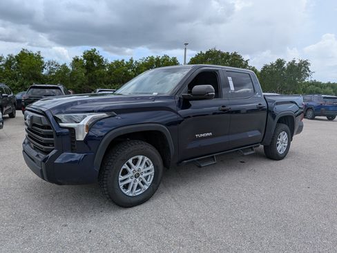 Used 2023 Toyota Tundra SR5 w/ SR5 Convenience Package AWD/4WD image 8