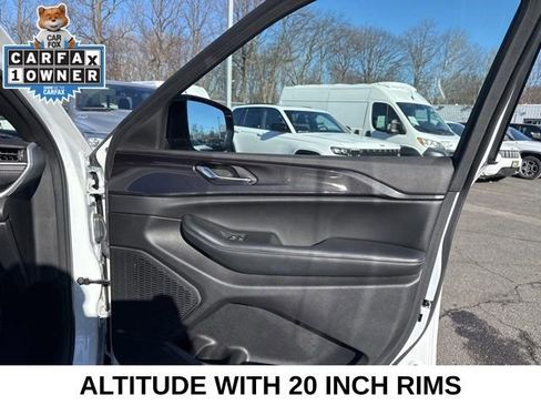 Used 2023 Jeep Grand Cherokee L Laredo AWD/4WD image 32