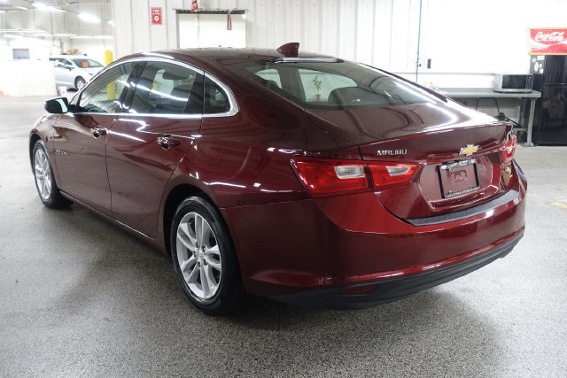 Used 2016 Chevrolet Malibu LT w/ Leather Package FWD image 5