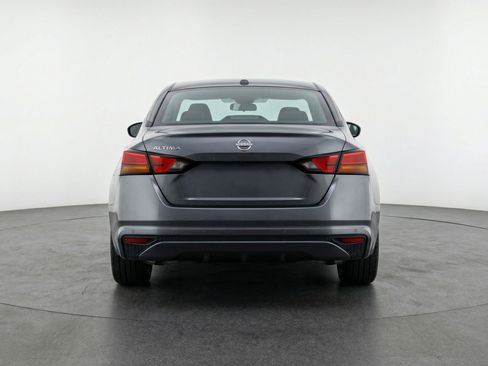 Used 2025 Nissan Altima 2.5 SV FWD image 7
