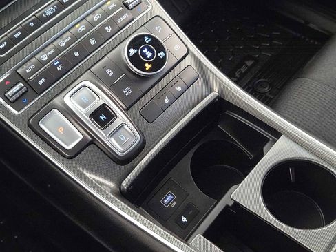 Used 2023 Hyundai Santa Fe SEL image 19