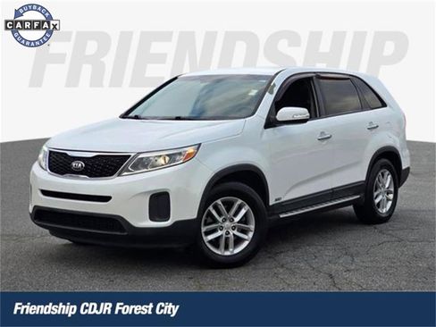Used 2015 Kia Sorento LX image 1
